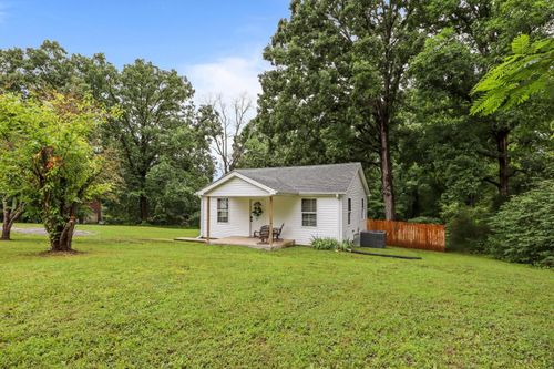 3743 Highway 100, CENTERVILLE, TN, 37033-9447 | Card Image