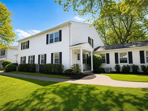 30 Foxcroft Trl, Fairport, NY, 14450-3316 | Card Image