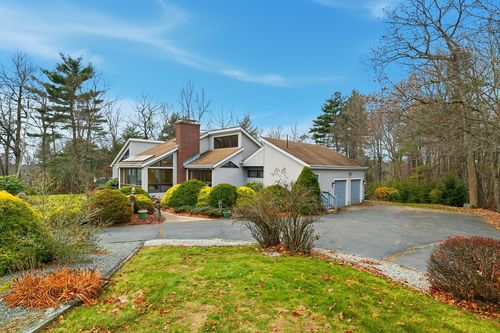 140 Waverly Rd, Ludlow, MA, 01056-1618 | Card Image