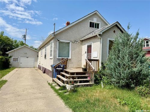 1341 105th St, North Battleford, SK, S9A1T1 | Card Image