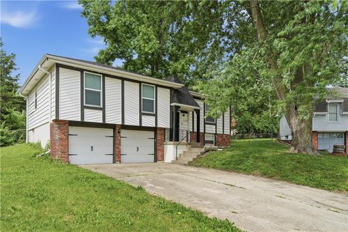 10408 Smalley Ct, Kansas City, MO, 64134-2073 | Card Image