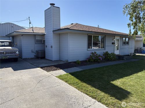 230 Ivy St Ne, Ephrata, WA, 98823-1738 | Card Image