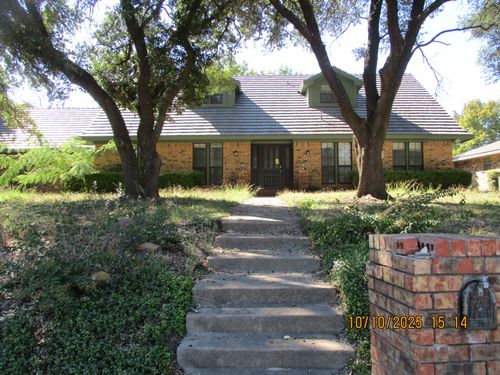 1215 Spring Lake Dr, Duncanville, TX, 75137-2951 | Card Image