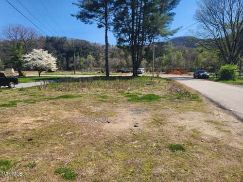 175 Bumpus Cove Rd, Erwin, TN, 37650-3140 | Card Image