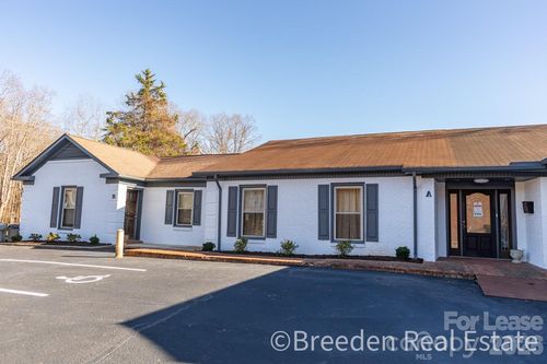 204 E Mcdowell St, Morganton, NC, 28655-3545 | Card Image