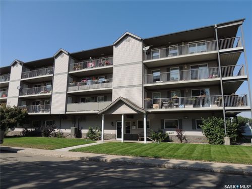 201-701 Henry Street, Estevan, SK, S4A2B7 | Card Image