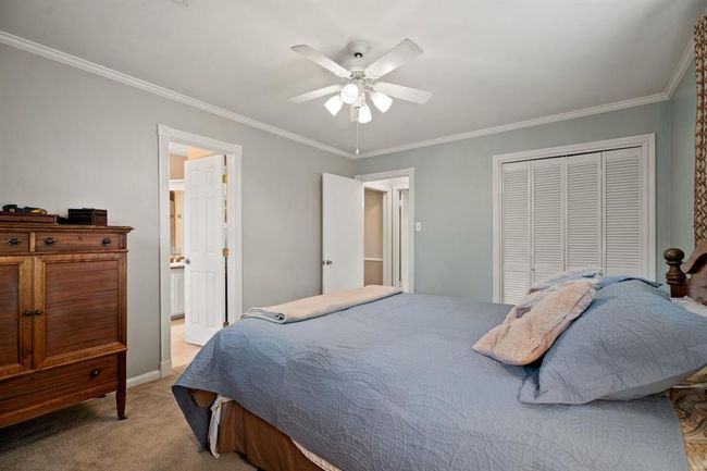 111 Whispering Oaks Dr, House other with 4 bedrooms, 2 bathrooms and 2 parking in Seabrook TX | Image 14