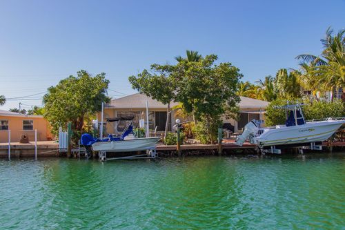 440 9th St, Key Colony Beach, FL, 33051 | Card Image