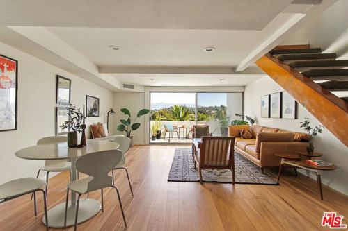 321-1701 Clinton Street, Los Angeles, CA, 90026 | Card Image