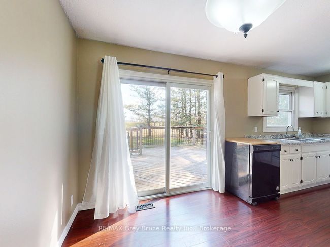 062706 Sunny Valley Rd, House other with 4 bedrooms, 2 bathrooms and 8 parking in Georgian Bluffs ON | Image 14