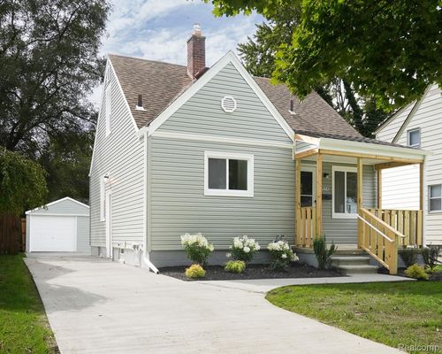 20048 Washtenaw St, Harper Woods, MI, 48225-2226 | Card Image