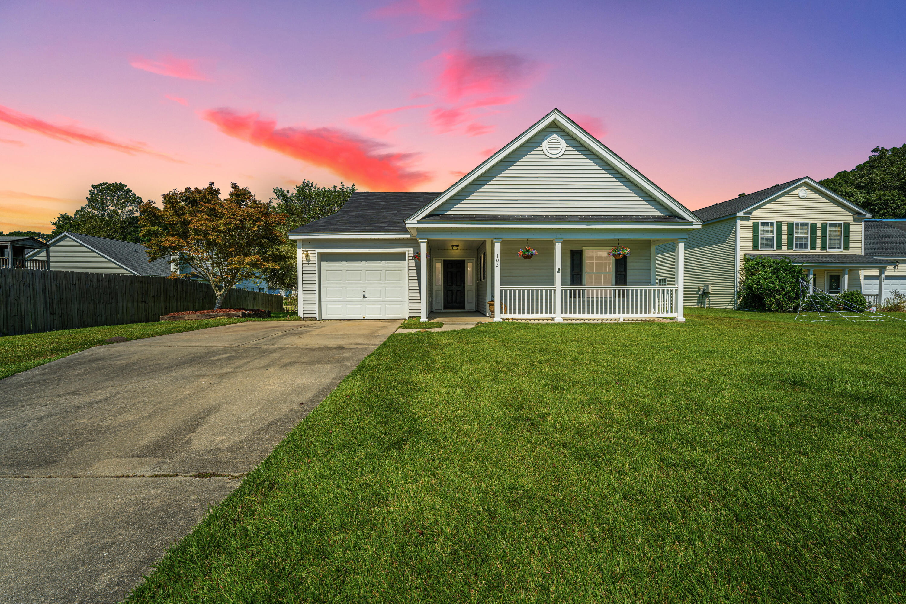 Hunters Wood Dr, Summerville, SC 29485