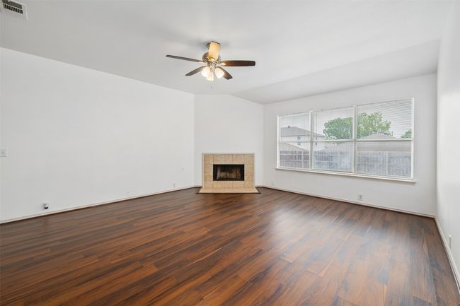 8424 Horse Whisper Ln, House other with 3 bedrooms, 2 bathrooms and null parking in Fort Worth TX | Image 7