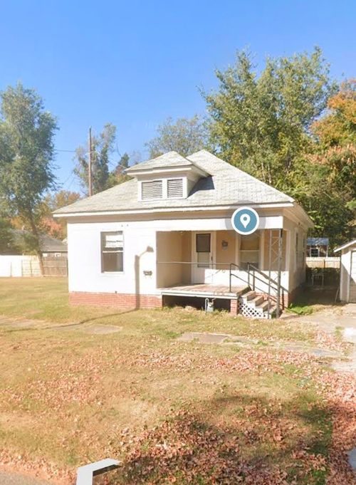205 S 10th St, Muskogee, OK, 74401-6812 | Card Image