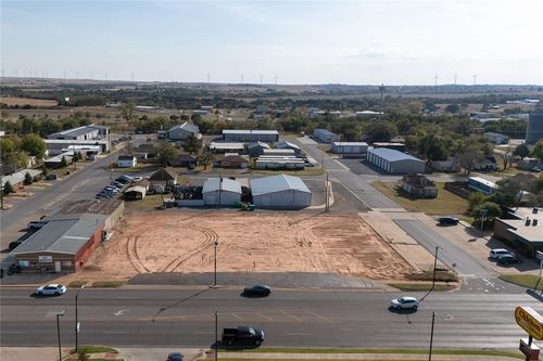 616 E Main St, Weatherford, OK, 73096-5448 | Card Image
