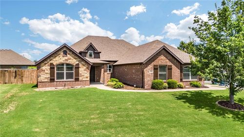 1200 Sw Willow Bend Ave, Bentonville, AR, 72713-7977 | Card Image