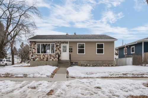 4521 46 St, Camrose, AB, T4V1G2 | Card Image
