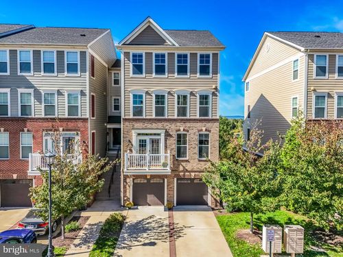 43387 Town Gate Sq, CHANTILLY, VA, 20152-1817 | Card Image