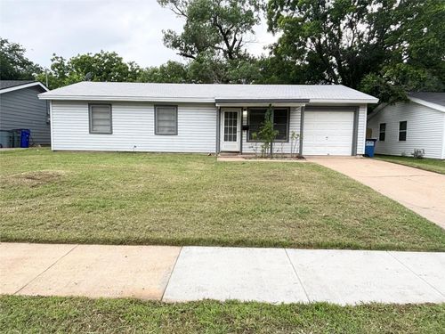 413 Freestone Dr, Euless, TX, 76039-3665 | Card Image