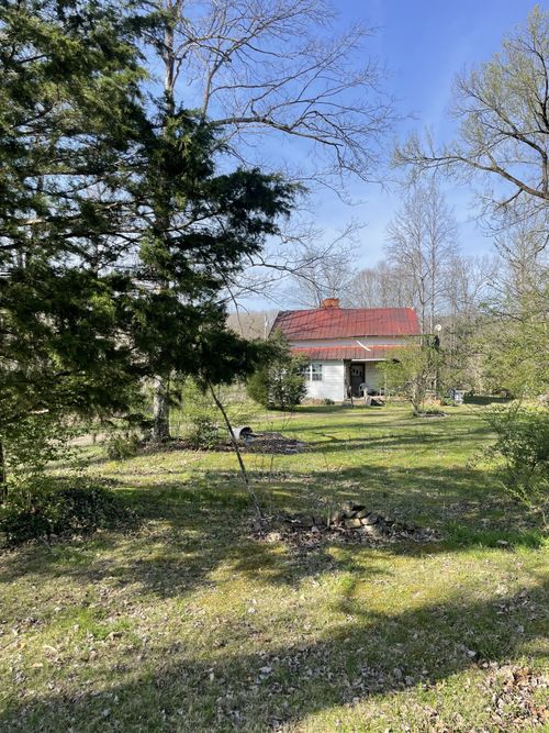 1520 Craggie Hope Rd, Kingston Springs, TN, 37082-9237 | Card Image