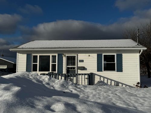186 Tennyson St, Glace Bay, NS, B1A5M3 | Card Image