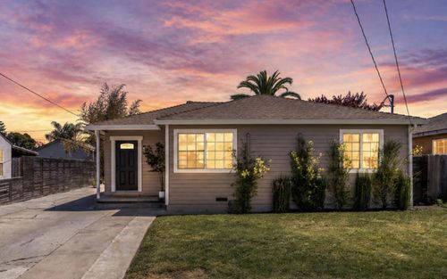 1226 Laurel Ave, East Palo Alto, CA, 94303-1420 | Card Image