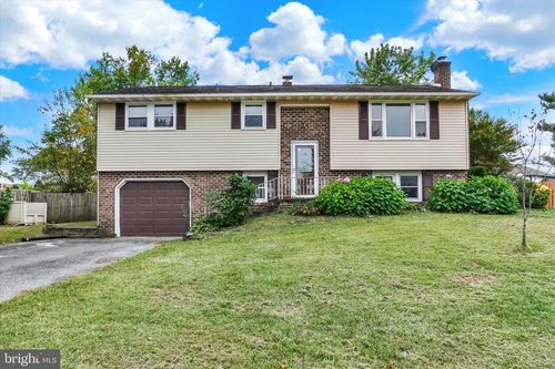 2248 Chestnut Rd, YORK, PA, 17408-4112 | Card Image