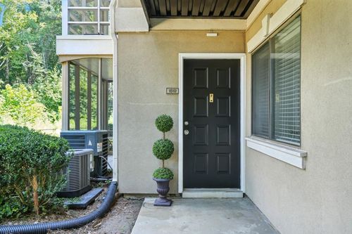 1512 Wingate Way, Sandy Springs, GA, 30350-4940 | Card Image
