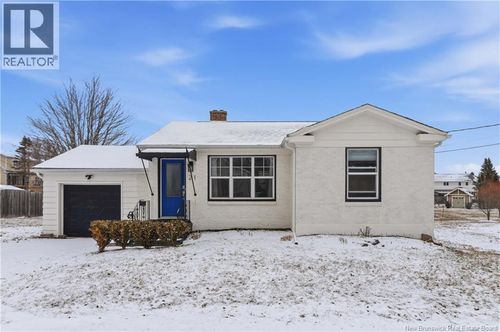 21 Kenmore Dr, Moncton, NB, E1A4J7 | Card Image