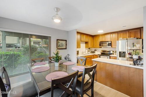 17-348 Chestnut Hill Ct, Thousand Oaks, CA, 91360-3806 | Card Image