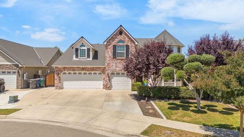 985 Black Rock Ct, Tulare, CA, 93274-6245 | Card Image