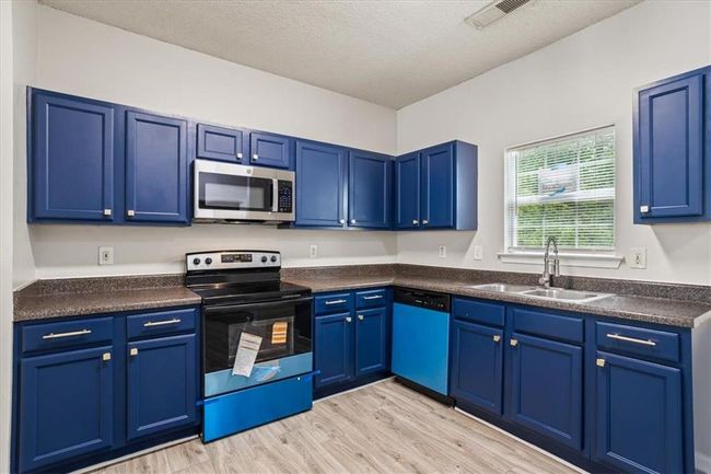 7322 Bridlewood Ct, Townhouse with 4 bedrooms, 3 bathrooms and 2 parking in Jonesboro GA | Image 7