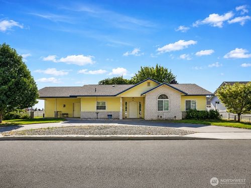 630 S 20th Ave, Othello, WA, 99344-1585 | Card Image