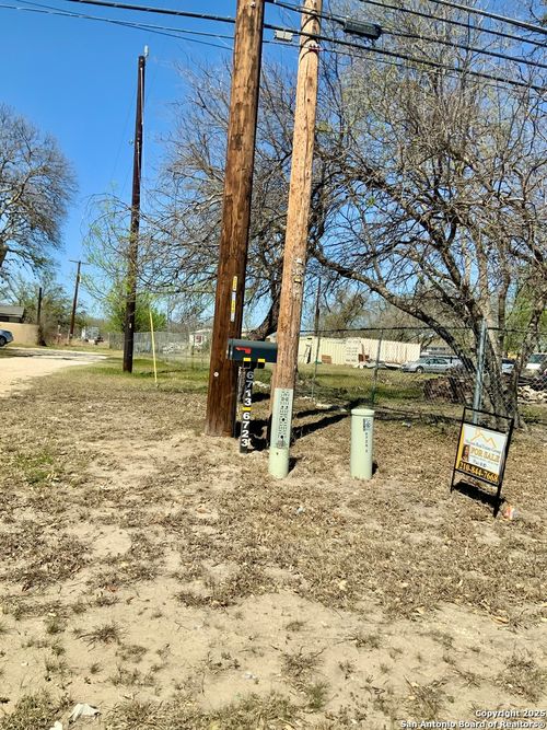 6723 W Commerce St, San Antonio, TX, 78227-1513 | Card Image