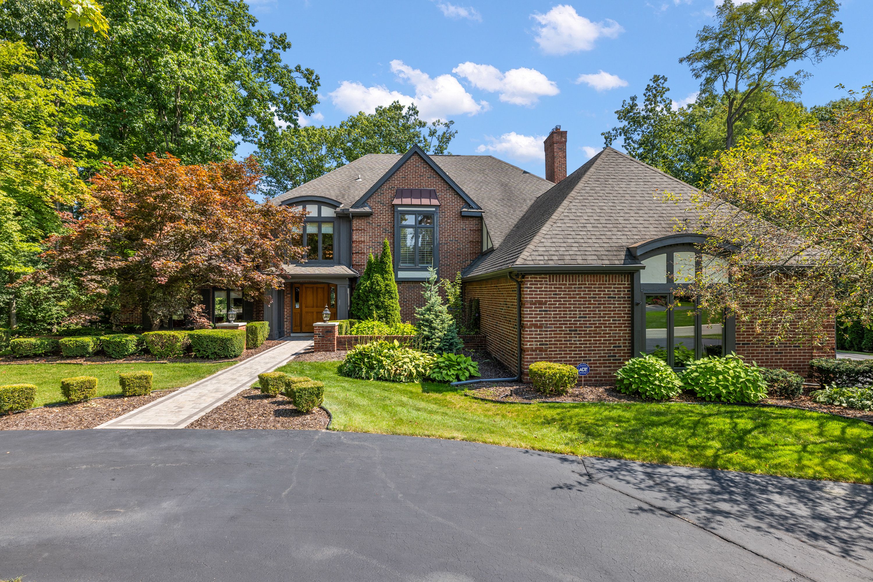 Vailwood Ct, Bloomfield Hills, MI 48302