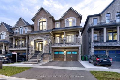 566 Queen Mary Dr, House other with 4 bedrooms, 6 bathrooms and 4 parking in Brampton ON | Image 2