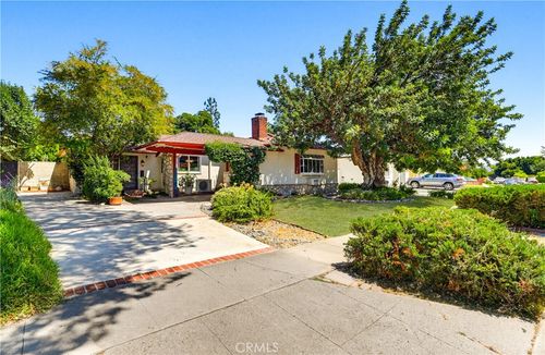 7508 Paso Robles Ave, Lake Balboa, CA, 91406-2638 | Card Image