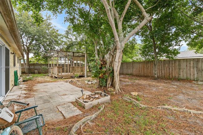 961 Schumann Dr, House other with 3 bedrooms, 2 bathrooms and null parking in Sebastian FL | Image 17