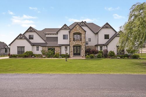 6372 Wildwood Ln, Owasso, OK, 74055-7566 | Card Image