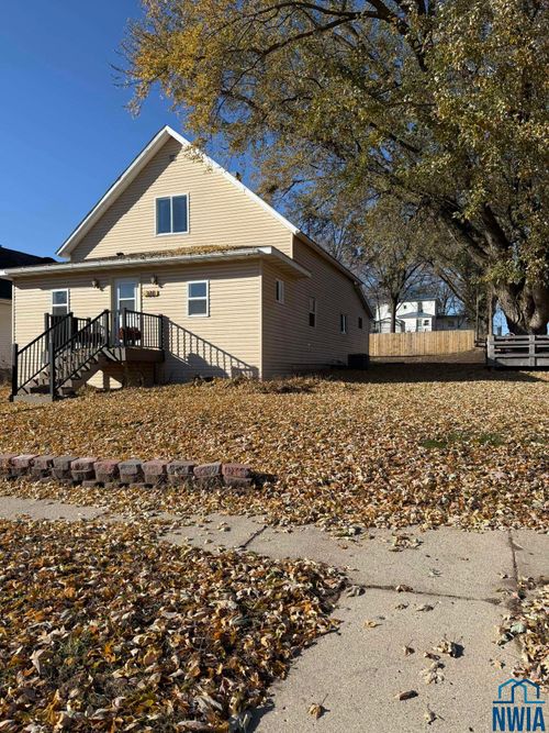 301 S 8th St, Cherokee, IA, 51012-1621 | Card Image