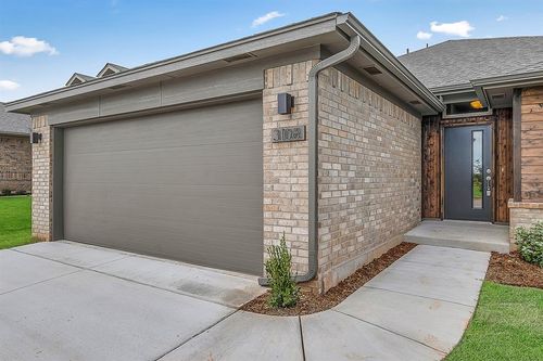 3208 Piney River Dr, Yukon, OK, 73099-4072 | Card Image