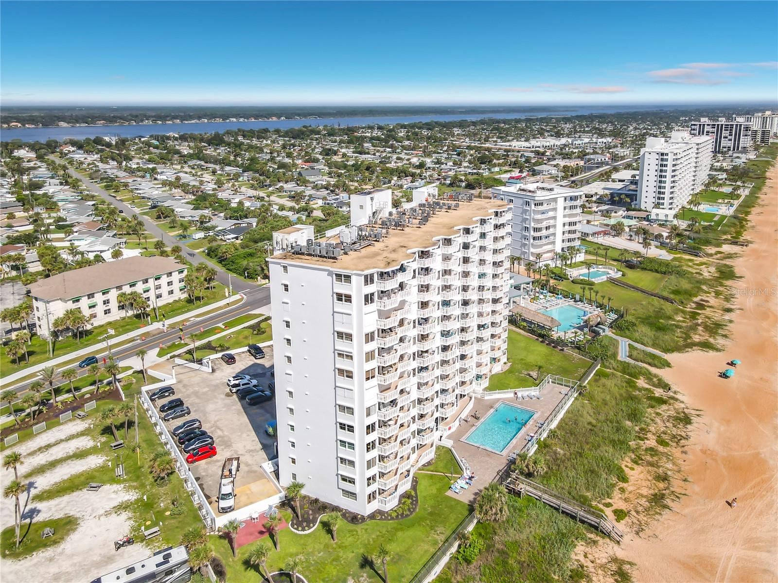 Residential in ORMOND BEACH 4