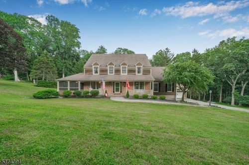 16 Henderson Hill Rd, Hampton, NJ, 08827-4009 | Card Image