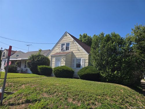 217 Hillside Ave, New Hyde Park, NY, 11040-2724 | Card Image