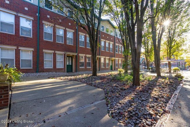 102 - 945 Baxter Ave, Townhouse with 2 bedrooms, 4 bathrooms and null parking in Louisville KY | Image 42