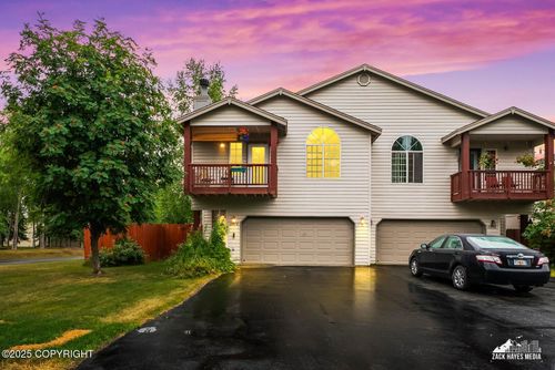 8-2578 Glacier St, Anchorage, AK, 99508-3733 | Card Image