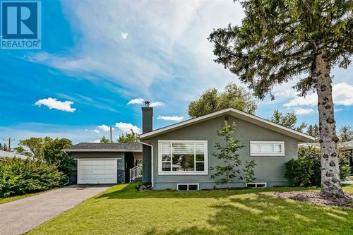 65 Klamath Pl Sw, Calgary, AB, T2V2J4 | Card Image