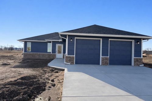 5476 N Toben Dr, Bel Aire, KS, 67226-3461 | Card Image