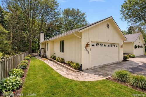 1-6586 Pontiac Lake Rd, Waterford, MI, 48327-1753 | Card Image