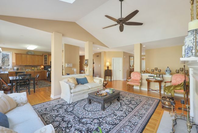 221 Course Dr, House other with 3 bedrooms, 3 bathrooms and 2 parking in Lake In The Hills IL | Image 12